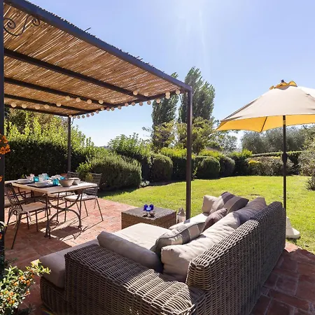 Charming With Swimming Pool Spacious Terrace And Private Garden